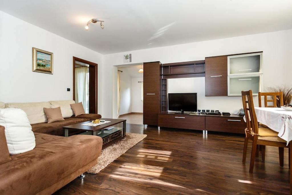 Premium Apartment Near Center And Beach With Parking Krk Town Extérieur photo