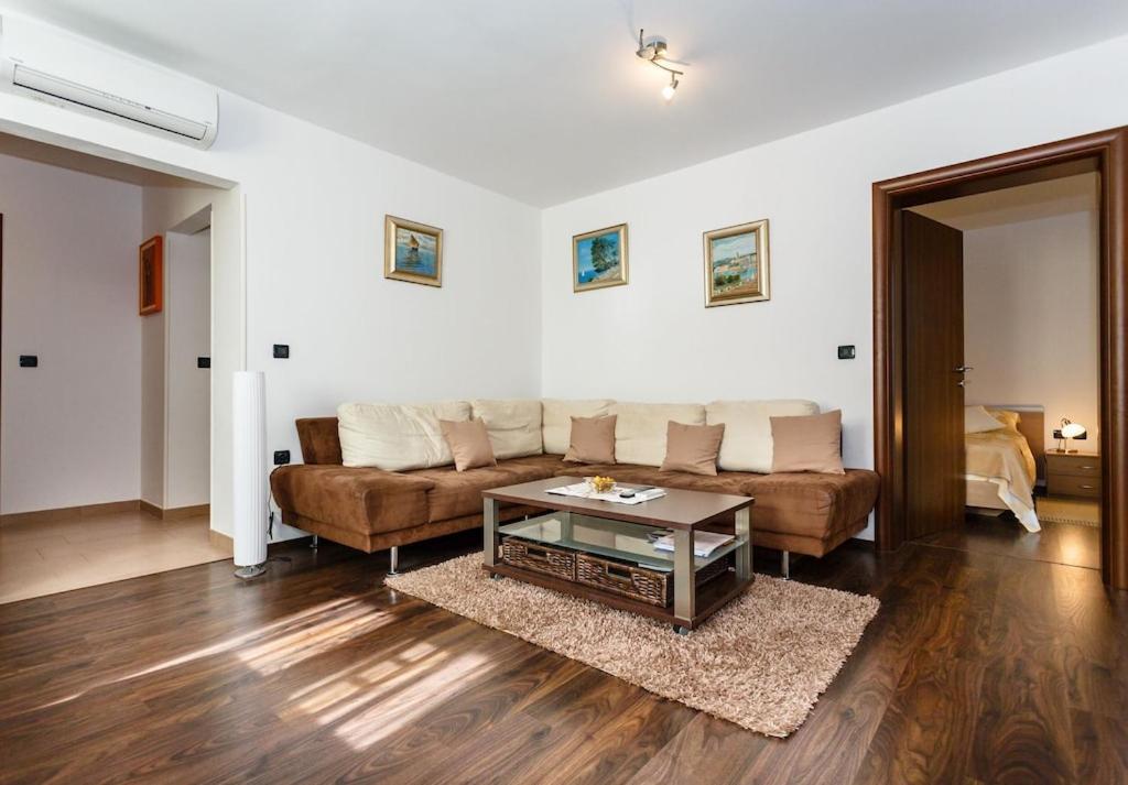 Premium Apartment Near Center And Beach With Parking Krk Town Extérieur photo