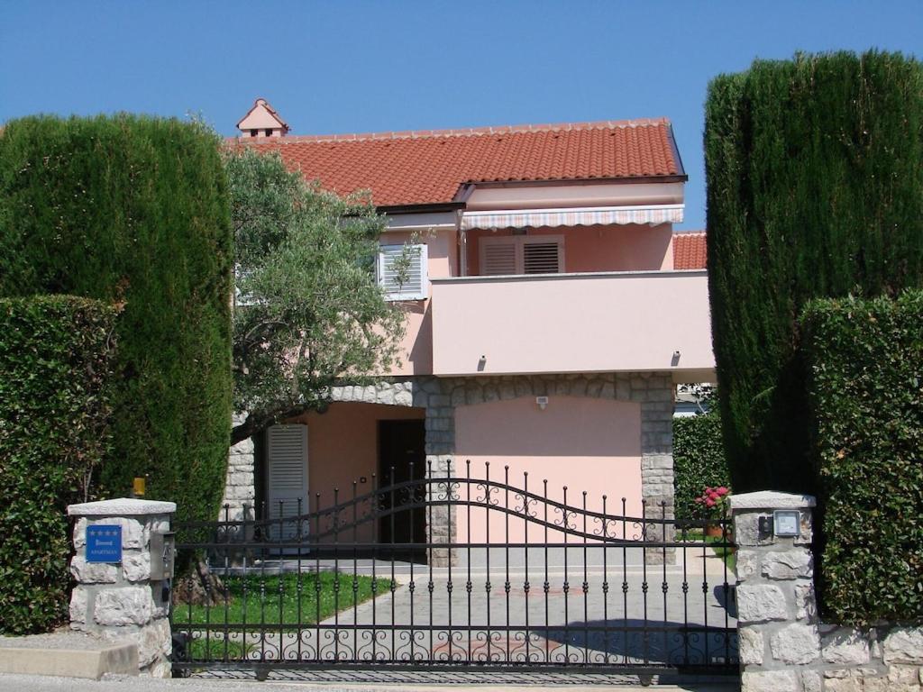 Premium Apartment Near Center And Beach With Parking Krk Town Extérieur photo