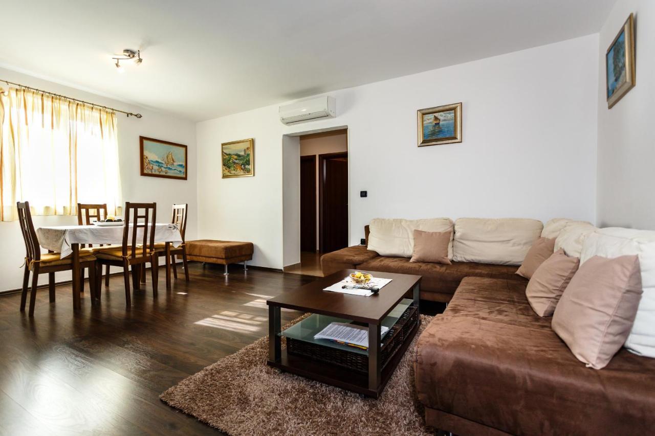 Premium Apartment Near Center And Beach With Parking Krk Town Extérieur photo