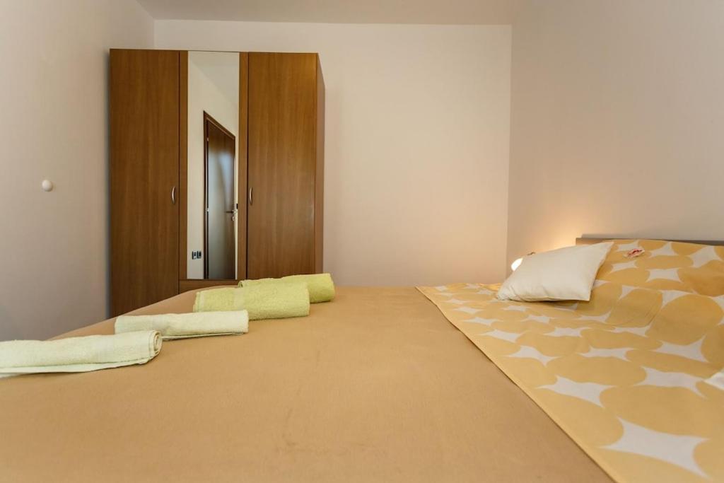 Premium Apartment Near Center And Beach With Parking Krk Town Extérieur photo